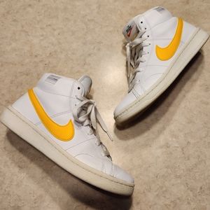 Nike Court Royale 2 Mid Sneakers